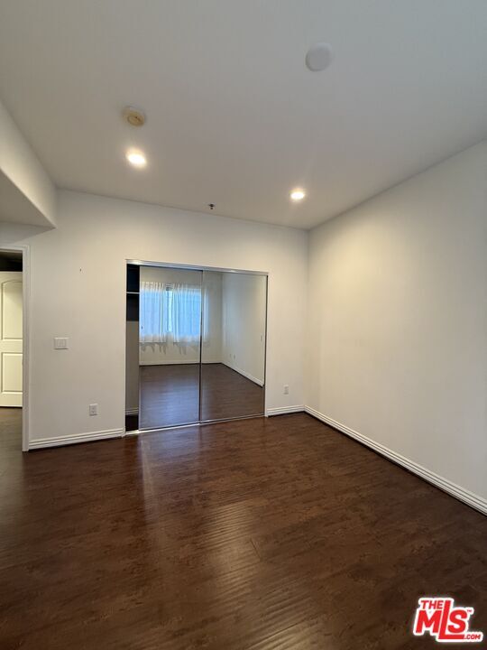 Building Photo - 962 S Gramercy Dr