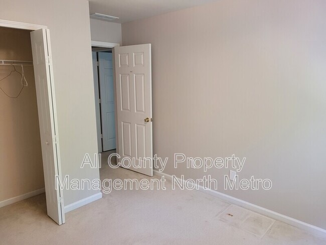 Building Photo - 9859 Murano View