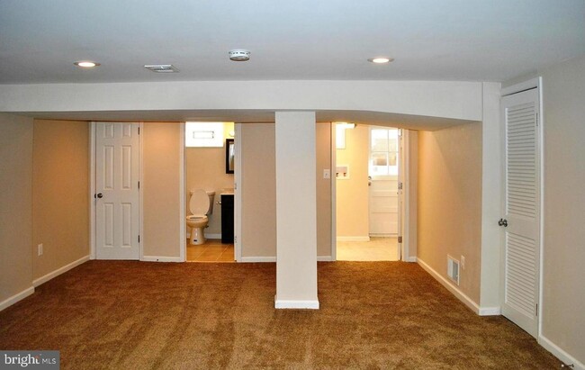 Building Photo - 8119 Pleasant Plains Rd