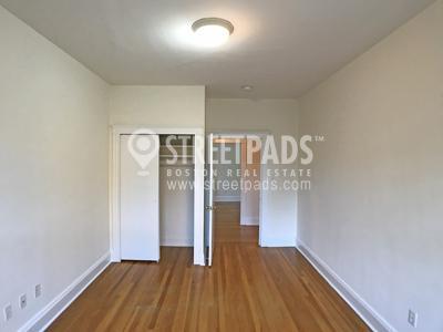 Building Photo - 3 bedroom in Boston MA 02135