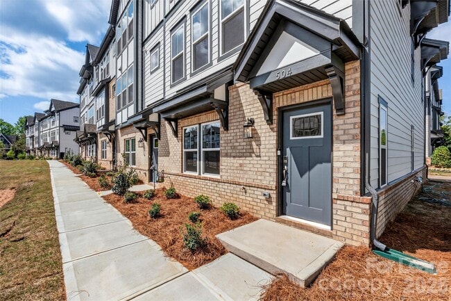 Building Photo - 504 Annie Lowery Wy