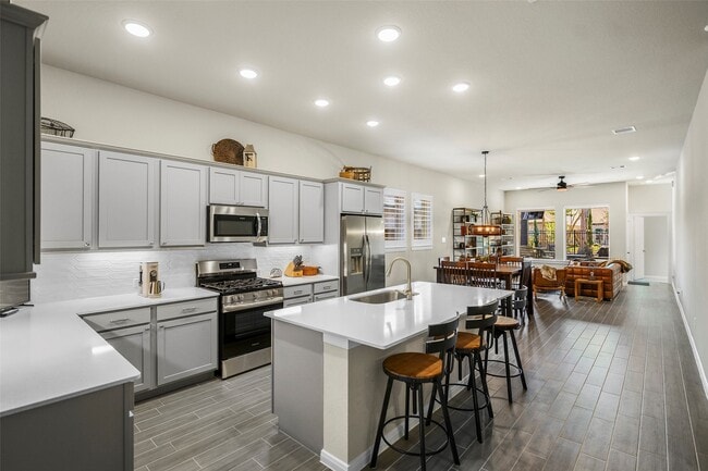 Building Photo - 7474 Cattail Fls Ln