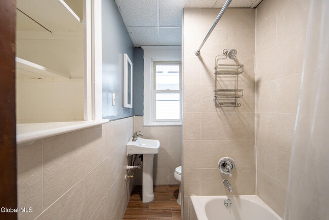 Building Photo - 22 Swan St