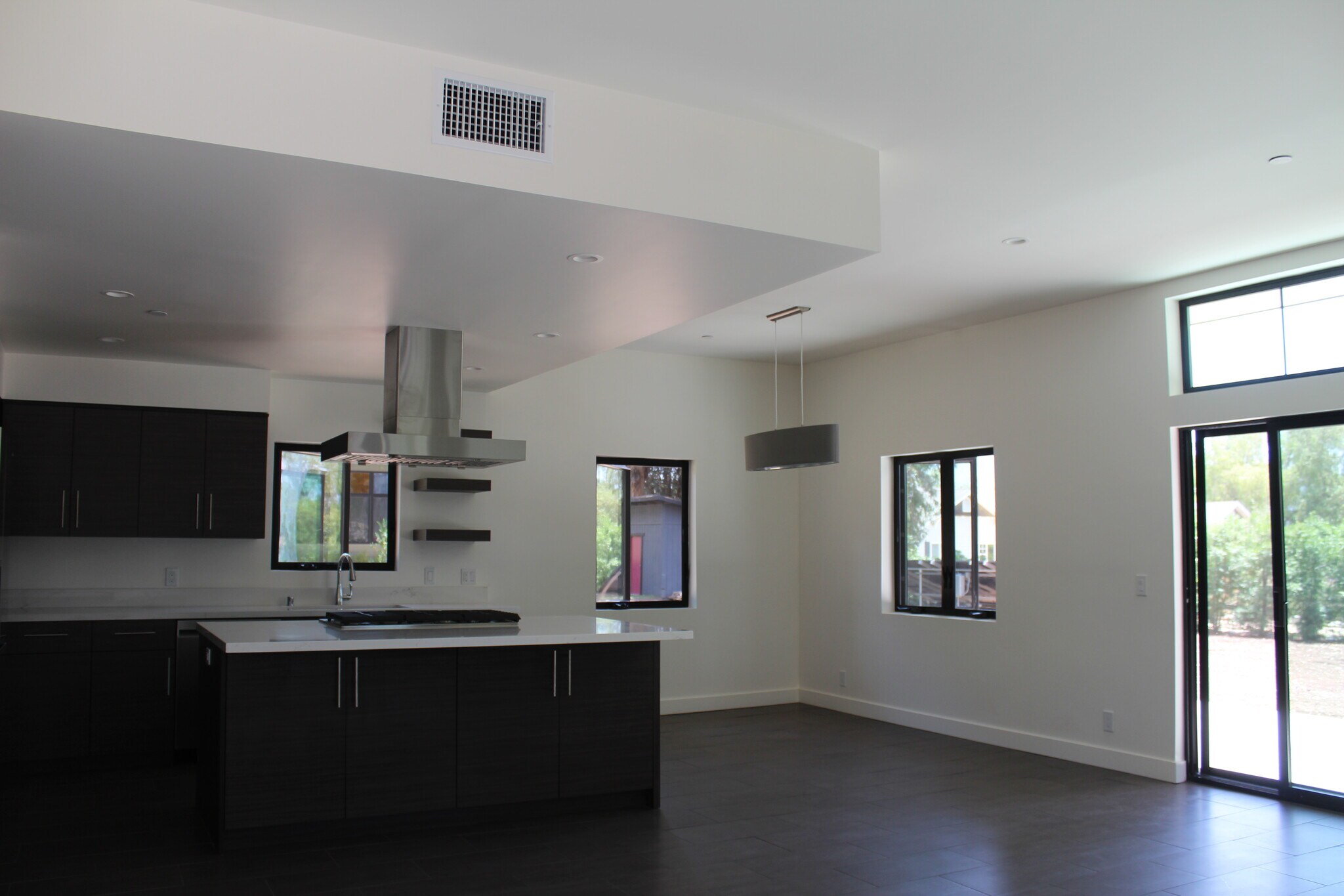 Building Photo - 1220 Rancho Dr