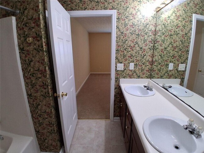 Building Photo - 3617 Oakland Spring Ct