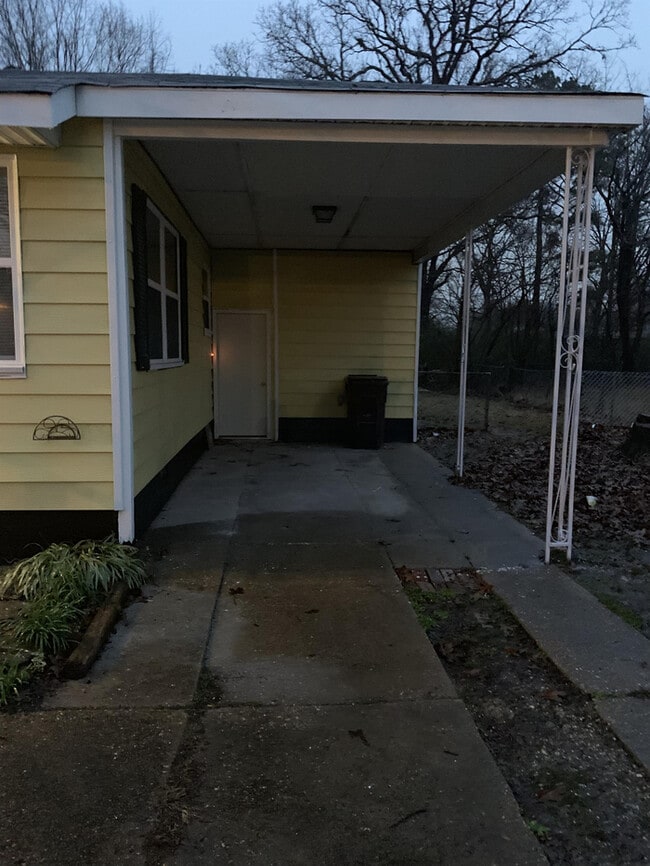 Building Photo - 43 S Richard Dr