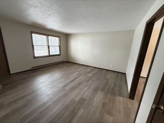 Building Photo - 928 First Ave