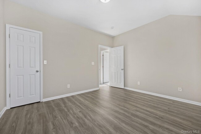 Building Photo - 441 manille Rd