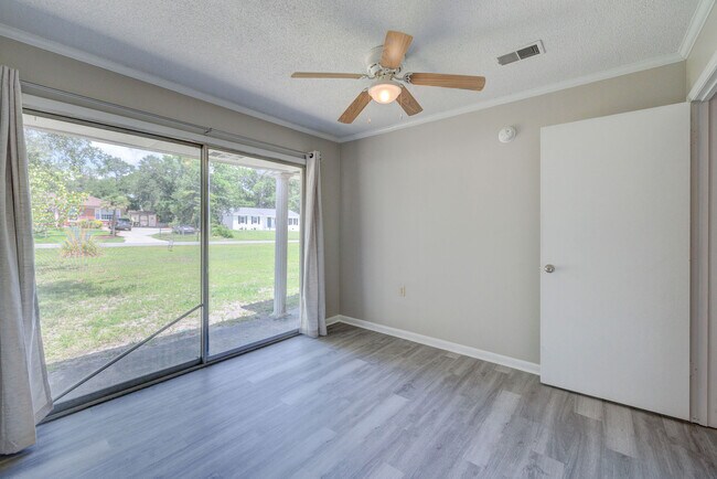 Building Photo - 213 El Ogden Dr