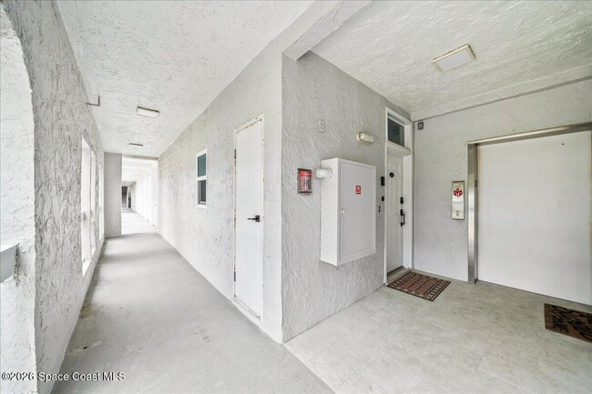 Building Photo - 3037 S Hwy A1A
