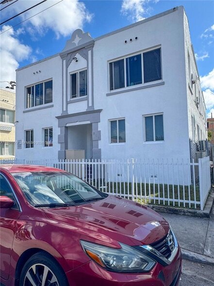 Building Photo - 856 SW 6th St