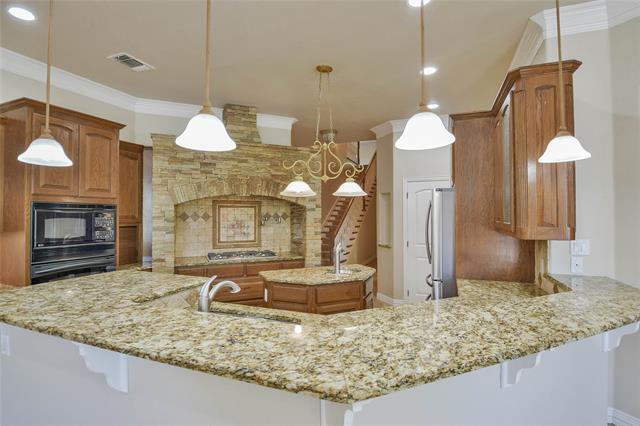 Building Photo - 4900 Rio Vista Dr