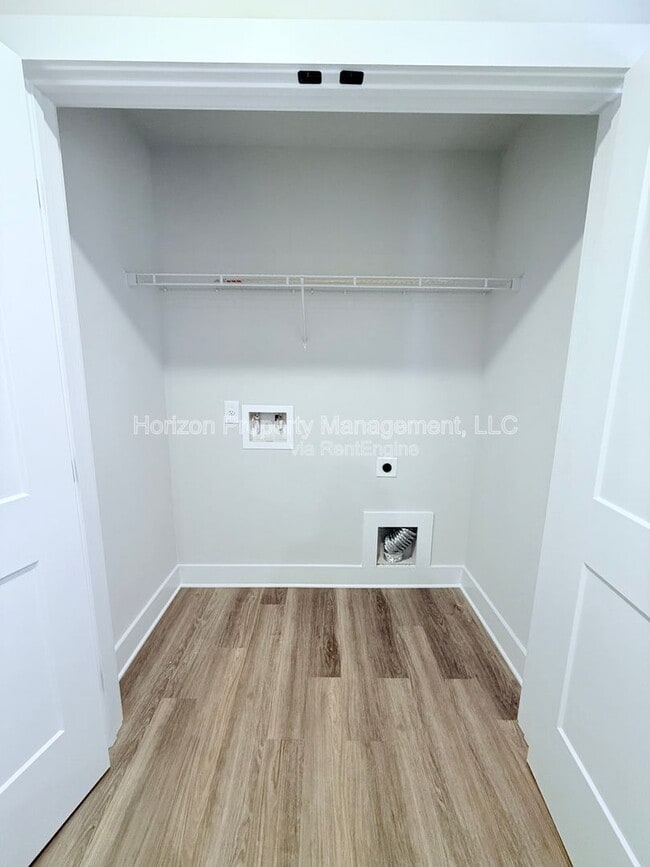 Building Photo - 6095 Quail Mountain Trail