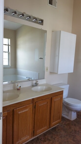 Master Bath - 8628 Indian Springs Rd