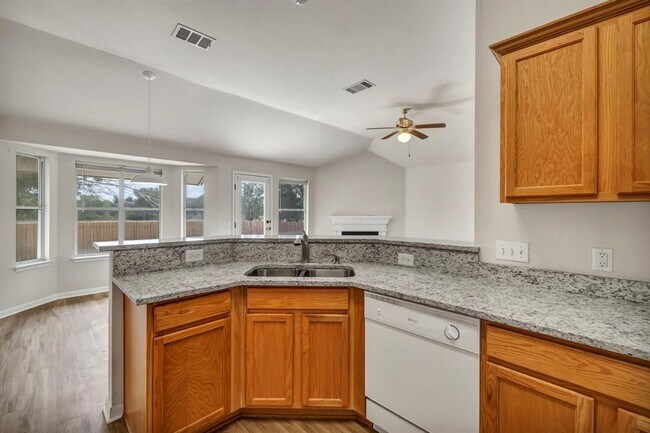 Building Photo - 216 Meadowside Dr