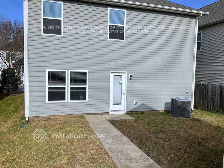 Building Photo - 8130 Dumphries Dr