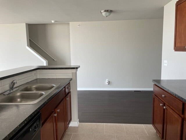 Building Photo - 8459 Towne Center Cir