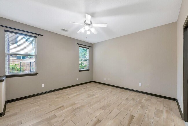 Building Photo - 18 N Star Ridge Cir