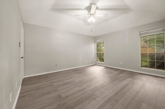 Building Photo - 302 Foxtail Ct