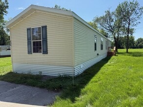 Building Photo - 808 N 8th St