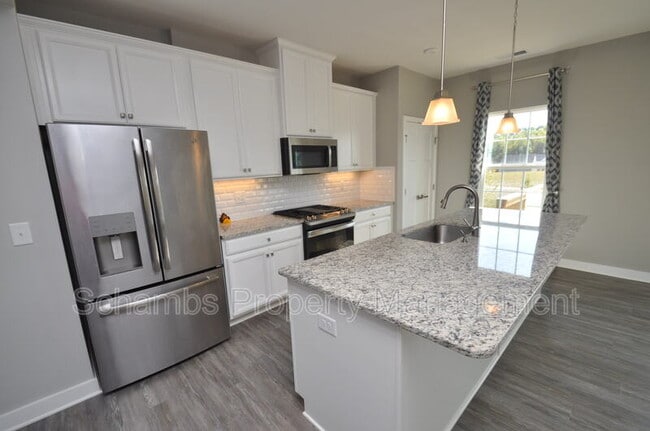 Building Photo - 200 Misty Pike Dr