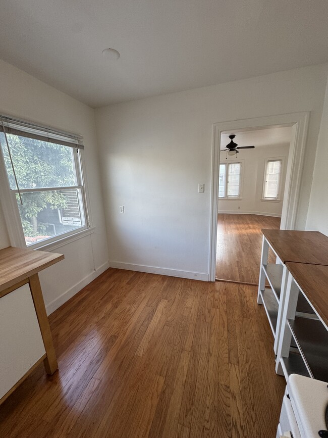 Kitchen dining nook - 3350 Hamilton Way