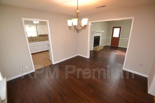 Building Photo - 2214 Alice St