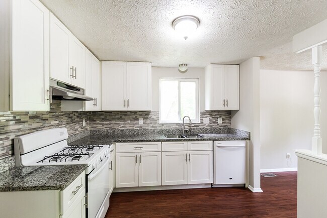 Building Photo - 2130 Scarbrough Dr
