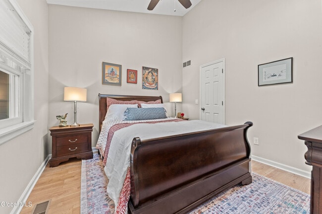 Building Photo - 19 Sarazen St