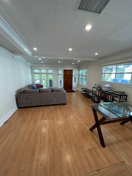 Building Photo - 508 N Windsor Blvd