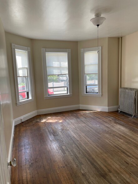 Primary Photo - 78 Aldie St