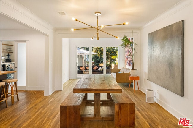 Building Photo - 6031 Mesa Ave