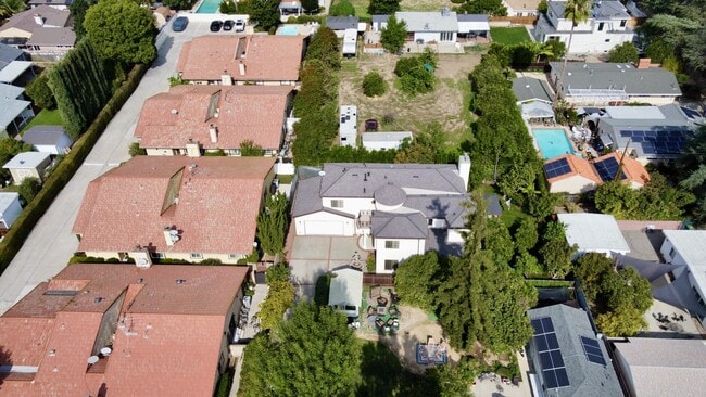 Building Photo - 17721 San Jose St