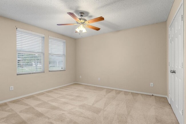 Building Photo - 3516 Clydesdale Dr