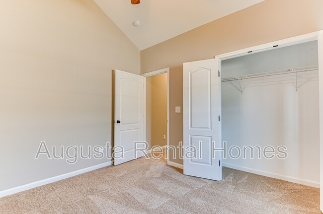 Building Photo - 812 Oshields Ct