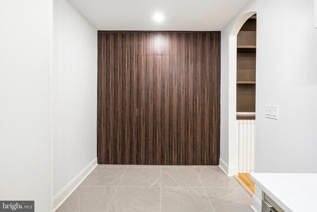 Building Photo - 321 S 3rd St