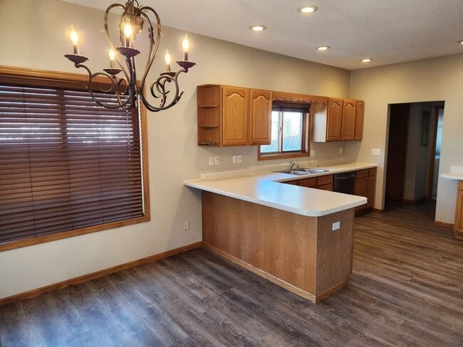 Building Photo - 825-827 Gohres St