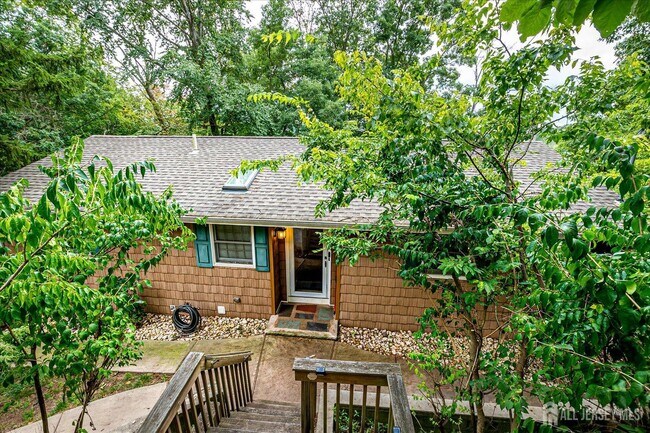 Building Photo - 23 Cardownie St