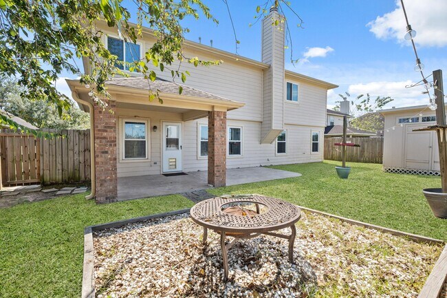Building Photo - 5817 Vineyard Hill Dr