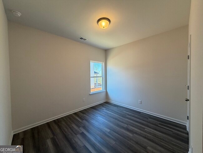 Building Photo - 824 Kensington St