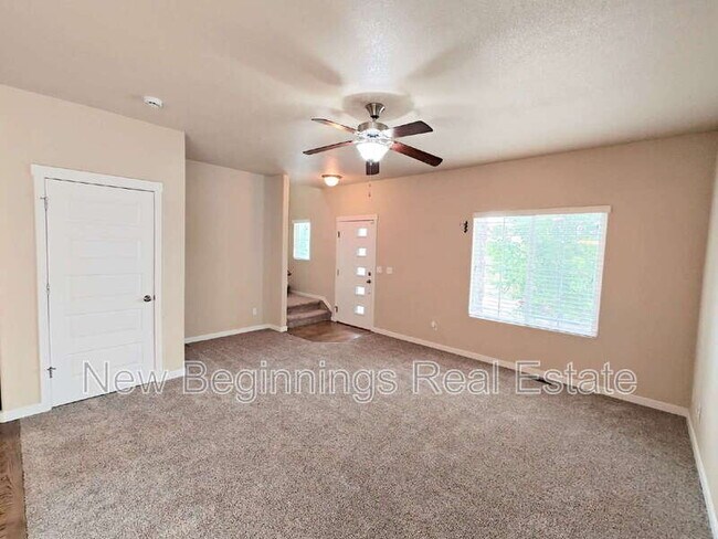 Building Photo - 2562 Ellingwood Dr
