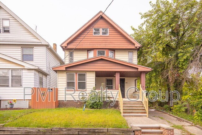 Primary Photo - 888 Evangeline Rd