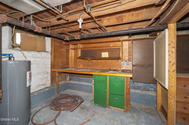 Building Photo - 232 Main St