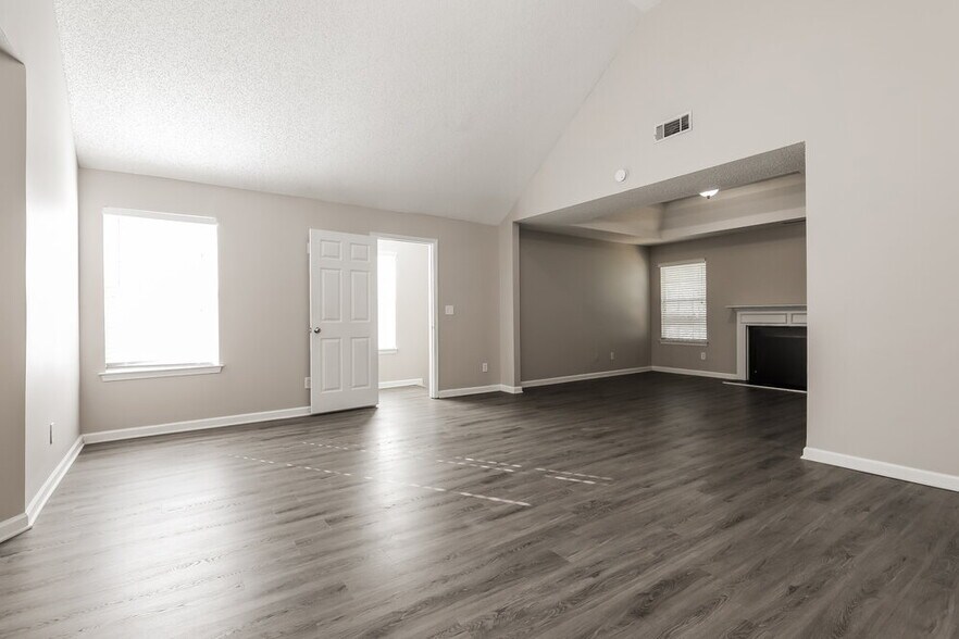 Building Photo - 542 Vaughan Dr