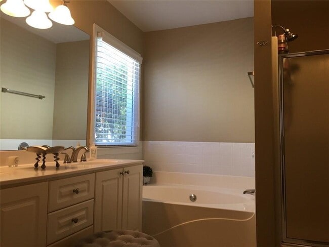 Building Photo - 10765 Morton Chase Way