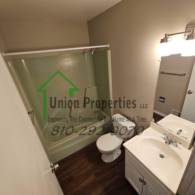 Building Photo - 1820 Kern St