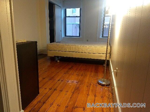 Building Photo - 272 Newbury St