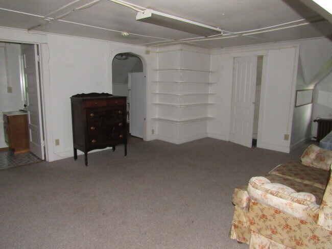 Primary Photo - 146-150 N. 9th St
