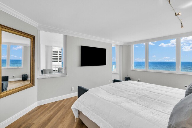 Building Photo - 550 S Ocean Blvd