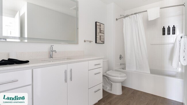 Building Photo - 1950 Mayfair St